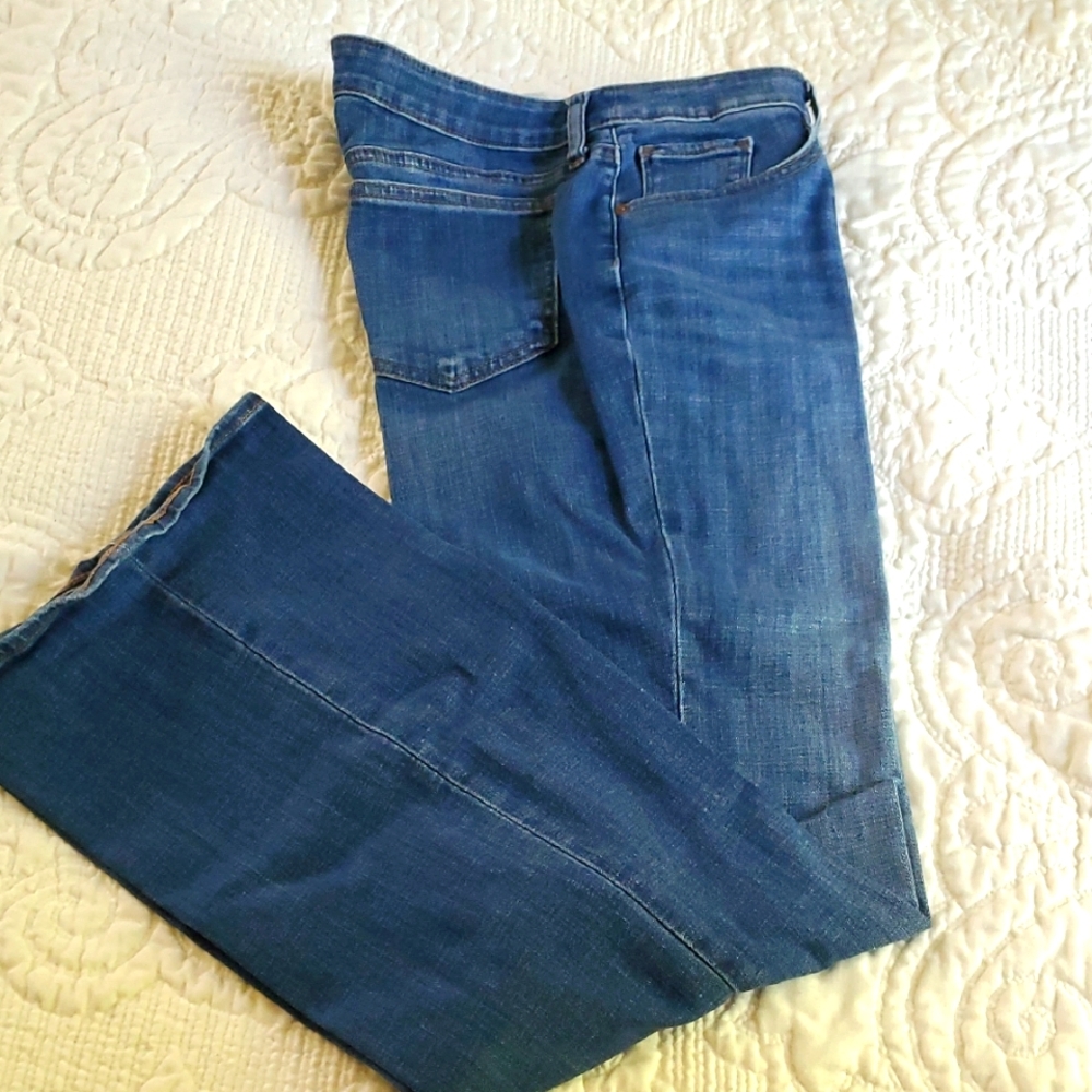 Chico's So Slimming Girlfriend Flare Blue Jeans Size 12 (Chico's 2)